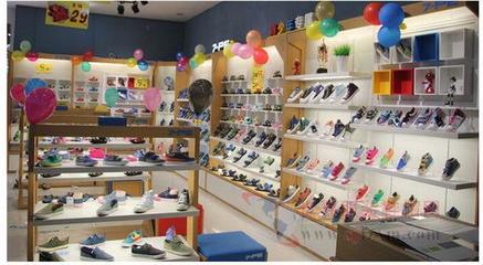 七波辉终端革新 郑州开启多店复制新阶段，引领鞋服零售转型